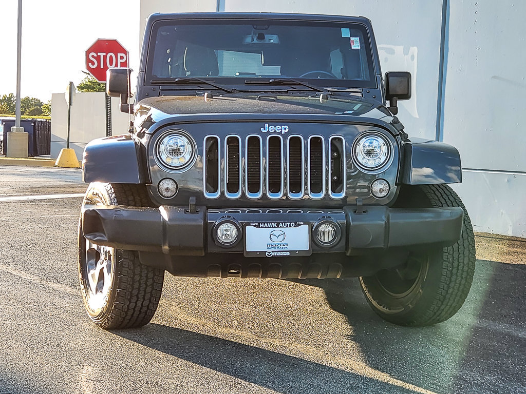 Used 2018 Jeep Wrangler Unlimited Sahara AWD/4WD image 4