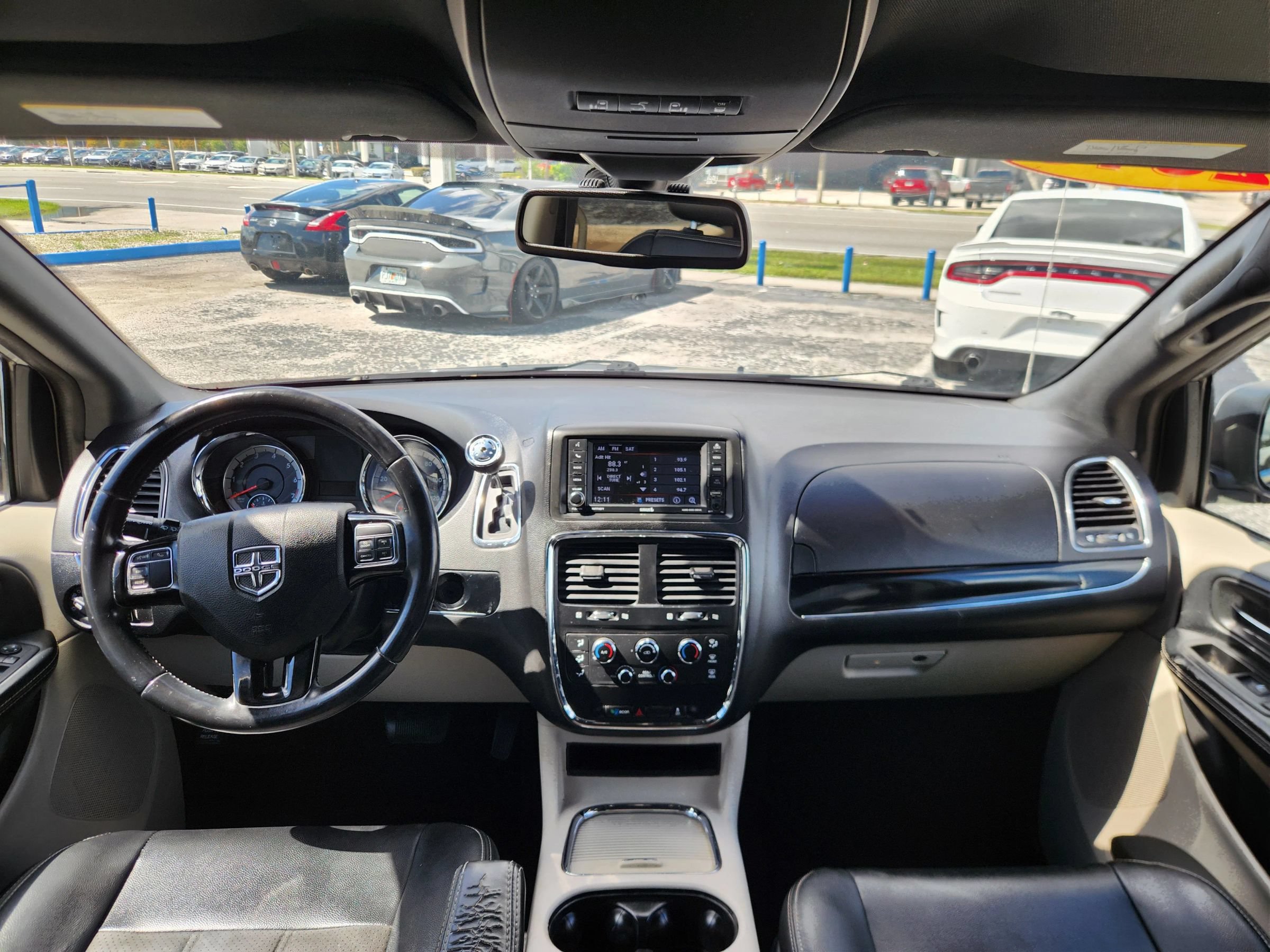 Used 2019 Dodge Grand Caravan SXT FWD image 15