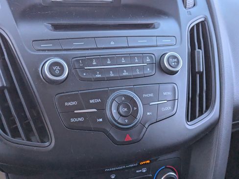 Used 2016 Ford Focus SE image 24