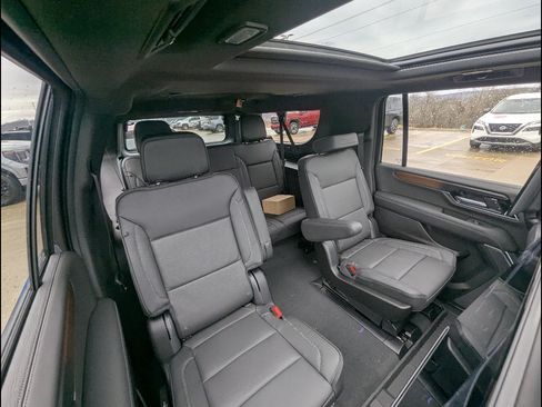 New 2026 GMC Yukon XL Denali w/ Denali Reserve Package image 15