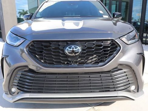 Used 2023 Toyota Highlander XSE FWD image 19