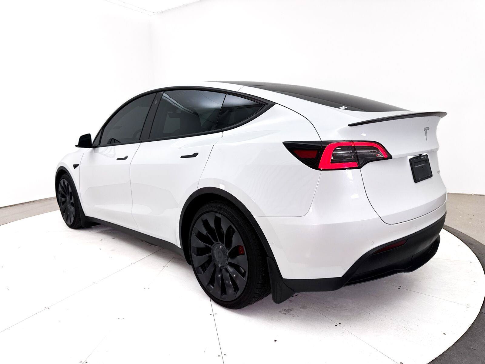 Used 2022 Tesla Model Y Performance AWD/4WD image 14