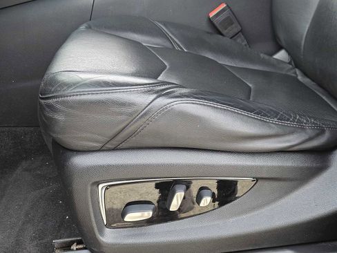 Used 2020 Cadillac Escalade Premium Luxury image 24