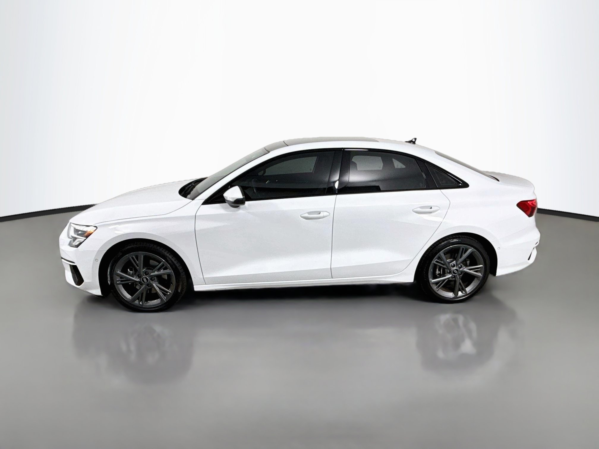 Used 2024 Audi A3 2.0T Premium Plus w/ Premium Plus Package AWD/4WD image 4