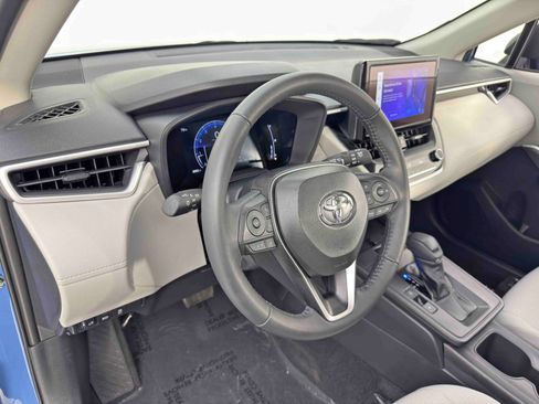 Used 2026 Toyota Corolla Cross LE image 21