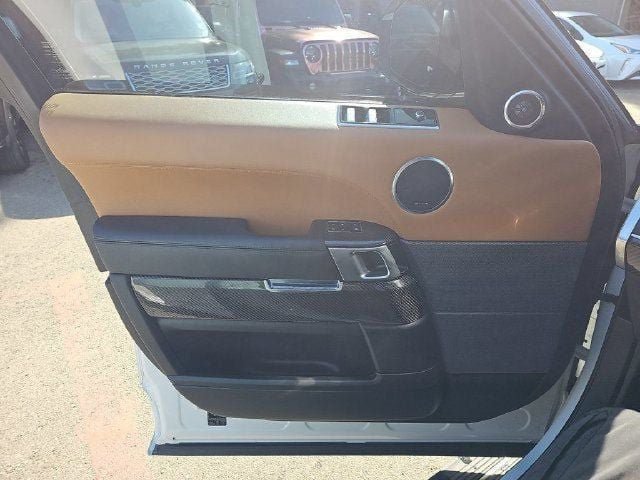 Used 2022 Land Rover Range Rover Sport SVR Carbon Edition AWD/4WD image 19