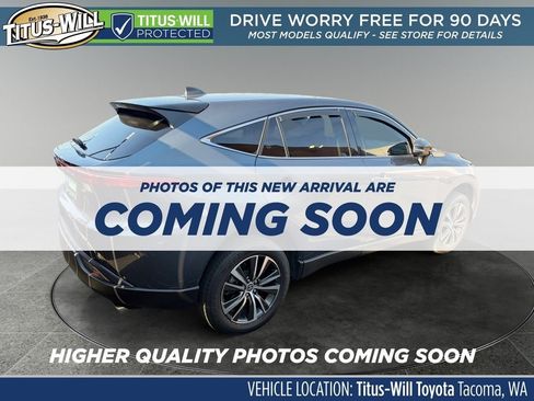 Used 2024 Toyota Venza LE AWD/4WD image 4