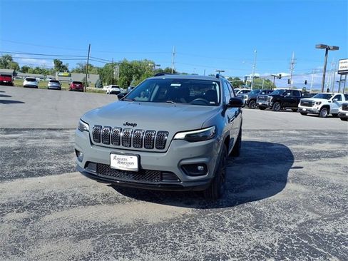 Used 2023 Jeep Cherokee Altitude Lux image 26