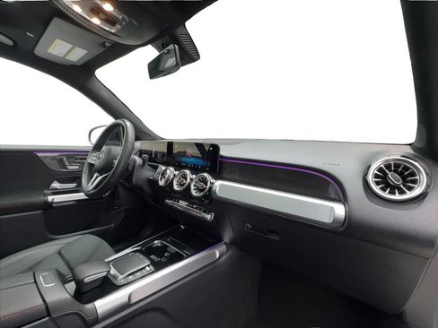 Used 2023 Mercedes-Benz GLB 250 image 30