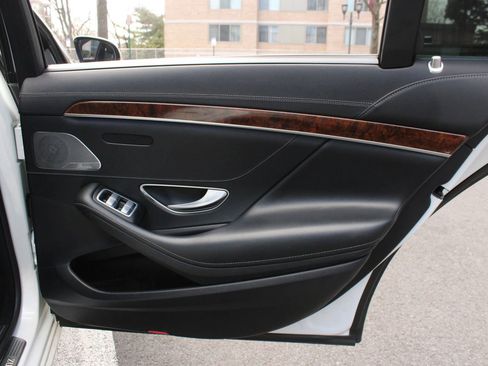 Used 2014 Mercedes-Benz S 550 Sedan image 22