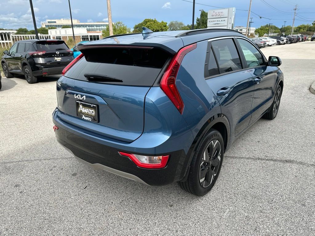 Used 2024 Kia Niro Wind w/ Wind Preserve Package FWD image 7