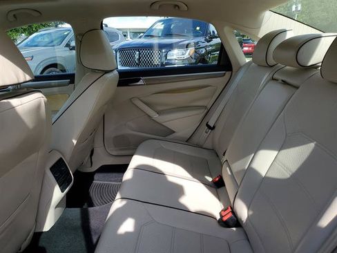 Used 2016 Volkswagen Passat 1.8T SE FWD image 13
