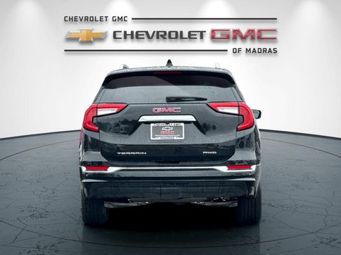 Used 2024 GMC Terrain Denali w/ Black Diamond Edition image 4