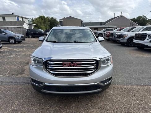 Used 2018 GMC Acadia SLT FWD image 2