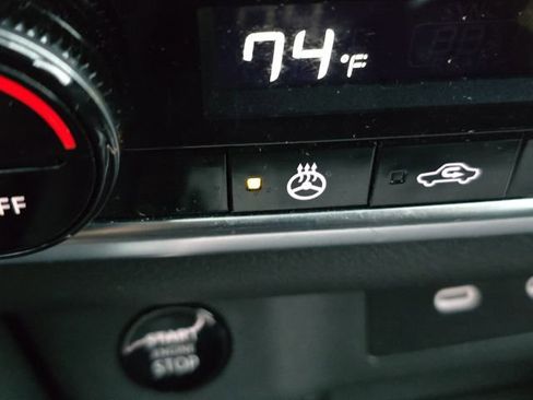 Used 2024 Nissan Rogue SL image 17