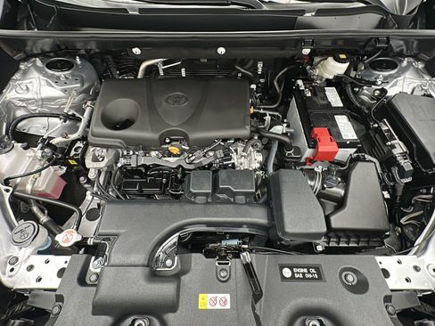 Used 2025 Toyota RAV4 LE AWD/4WD image 19