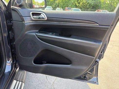 Used 2015 Jeep Grand Cherokee Limited w/ Trailer Tow Group IV AWD/4WD image 22