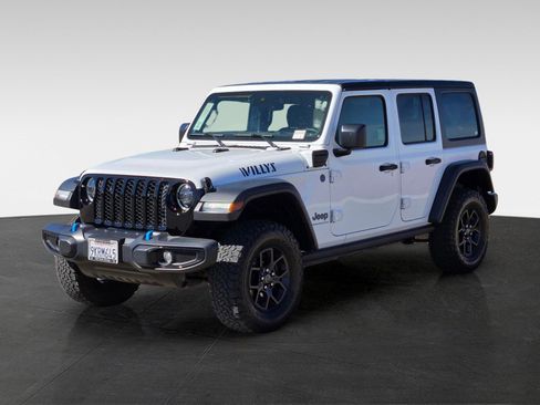 Used 2024 Jeep Wrangler Unlimited image 8