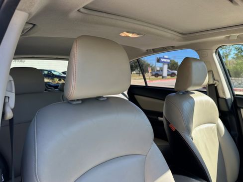 Used 2017 Subaru Crosstrek 2.0i Limited image 11