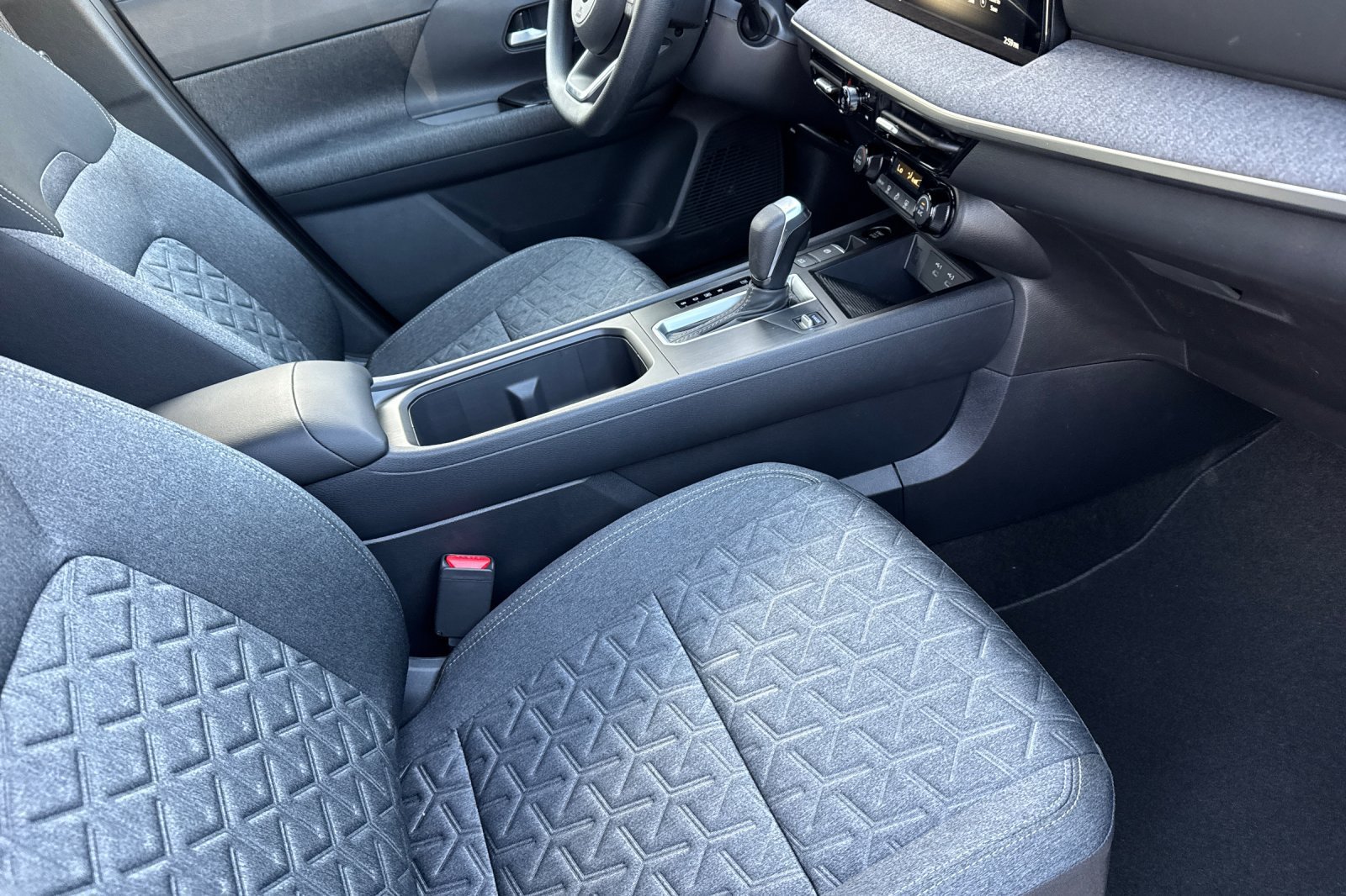 Certified 2026 Nissan Kicks SV FWD image 17