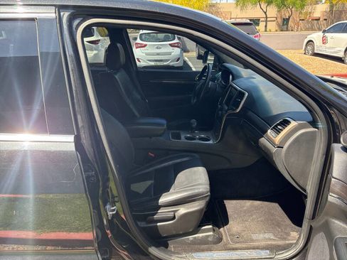Used 2015 Jeep Grand Cherokee Limited image 24