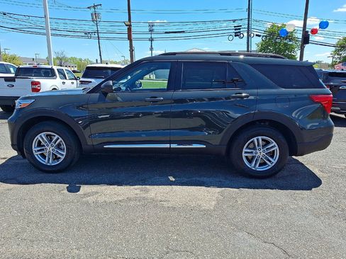 Certified 2023 Ford Explorer XLT w/ Equipment Group 202A AWD/4WD image 5
