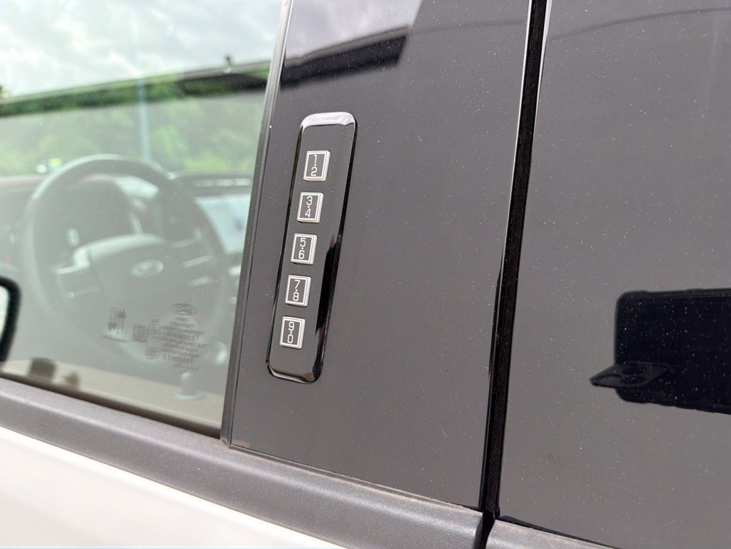 Used 2022 Ford F150 Lariat AWD/4WD image 22