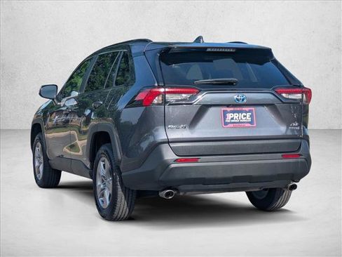 Used 2024 Toyota RAV4 XLE AWD/4WD image 8