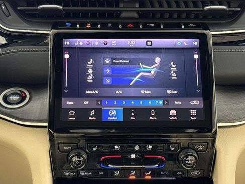 Used 2023 Jeep Grand Cherokee 4WD 4xe w/ Luxury Tech Group II image 21