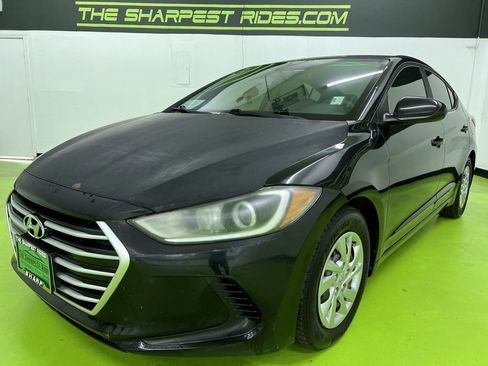 Used 2018 Hyundai Elantra SE FWD image 5