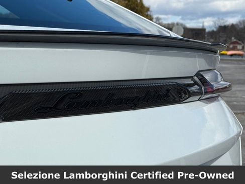 Used 2024 Lamborghini Urus Performante AWD/4WD image 13