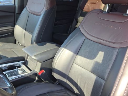Used 2023 Ford Explorer Platinum w/ Technology Package AWD/4WD image 32