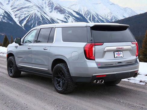 Used 2023 GMC Yukon XL Denali w/ Denali Reserve Package image 4