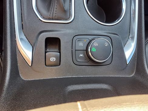 Used 2022 Chevrolet Traverse LT AWD/4WD image 22
