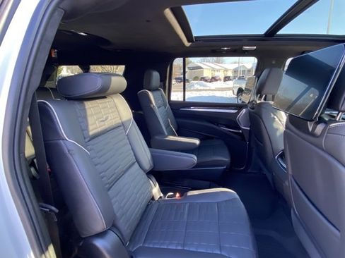 Used 2025 Cadillac Escalade ESV Sport Platinum w/ LPO, ONYX Package image 24