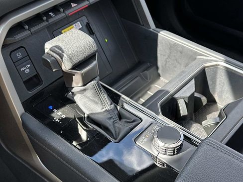Used 2023 Toyota Tundra Limited w/ Power Package RWD image 33