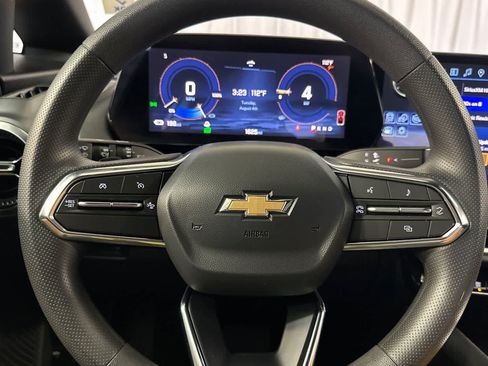 Used 2025 Chevrolet Equinox EV LT FWD image 24