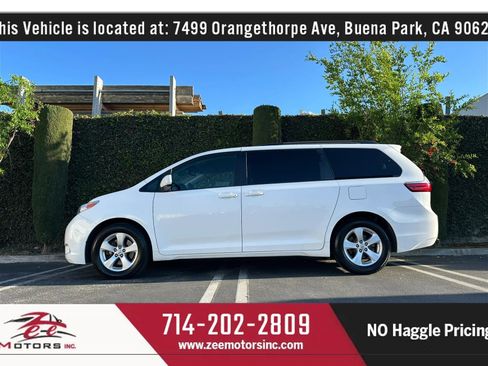 Used 2017 Toyota Sienna LE image 10