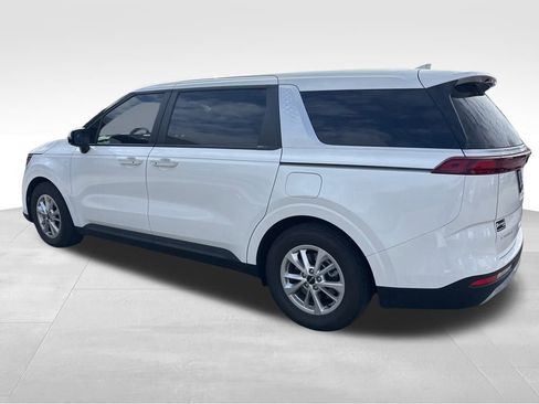 Certified 2024 Kia Carnival LX image 16
