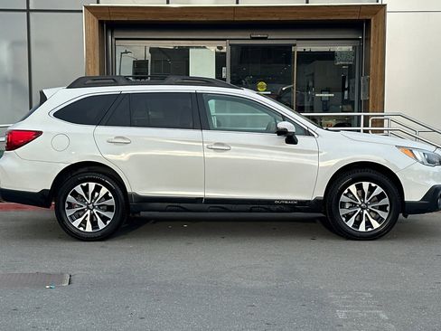 Used 2016 Subaru Outback 2.5i Limited image 8