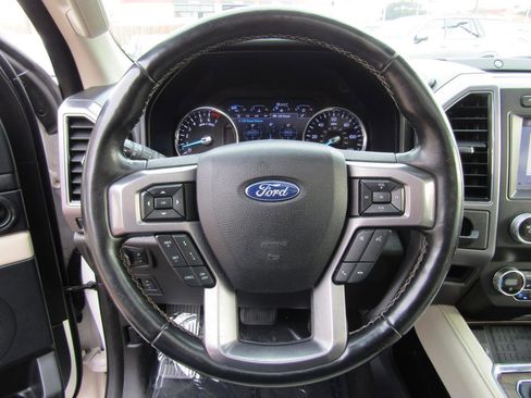 Used 2019 Ford Expedition Max Platinum image 18