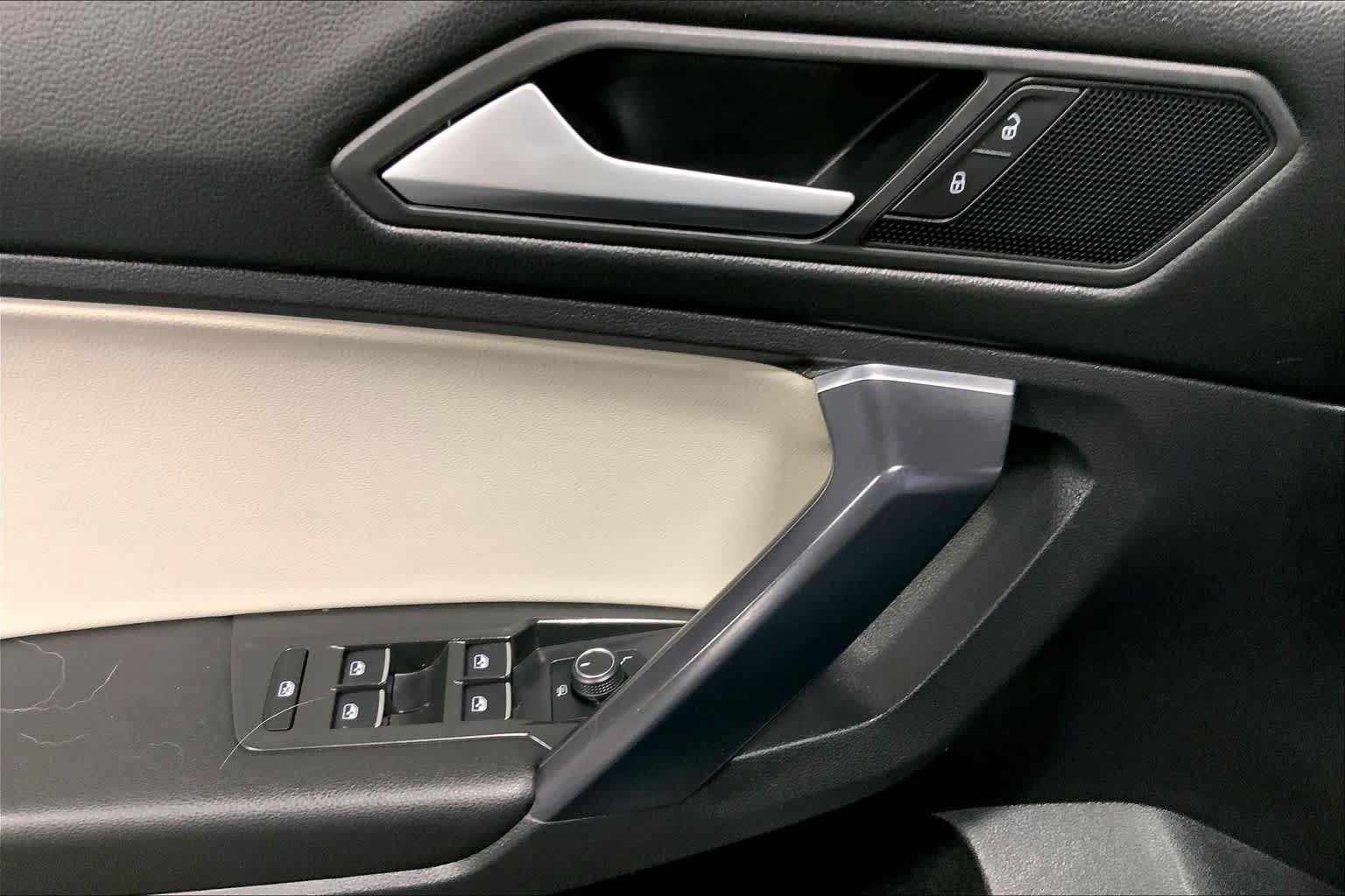 Used 2021 Volkswagen Tiguan SE w/ Panoramic Sunroof Package AWD/4WD image 34