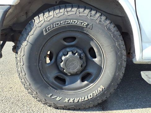 Used 2019 Chevrolet Express 3500 Extended image 5