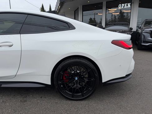 Used 2021 BMW M4 Competition w/ Executive Package RWD image 5