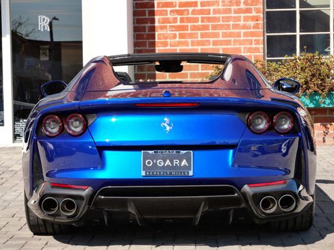 Used 2023 Ferrari 812 GTS RWD image 17