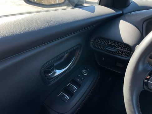 Certified 2025 Honda HR-V Sport image 22