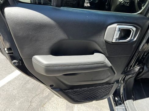 Used 2020 Jeep Wrangler Unlimited Sahara w/ Uconnect 4C Nav & Sound Group AWD/4WD image 24