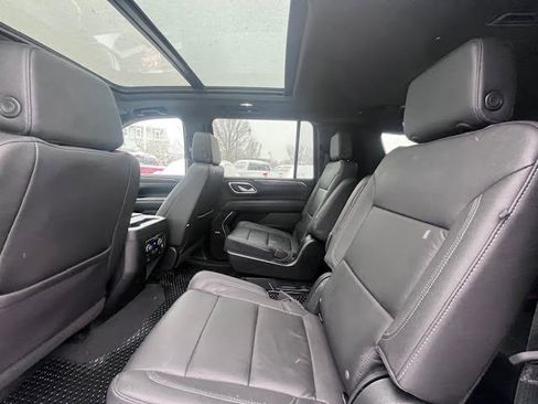 Used 2023 Chevrolet Suburban Z71 w/ Z71 Off-Road Package image 16