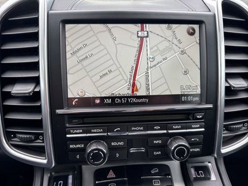 Used 2015 Porsche Cayenne Turbo image 15