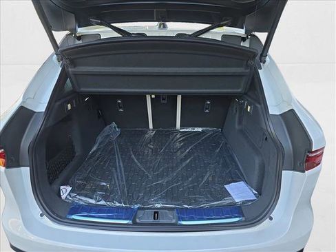New 2026 Jaguar F-PACE R-Dynamic S image 9